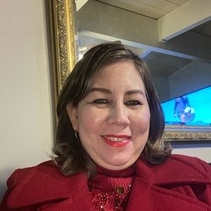 Meet your Posher, Esperanza